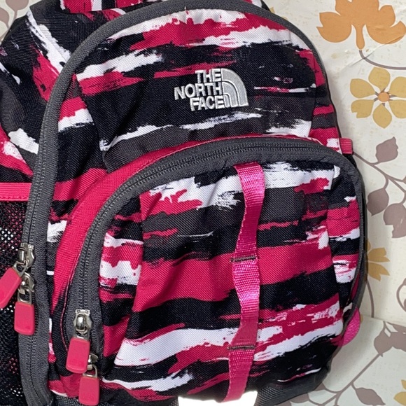 The North Face kids Sprout backpack pink black - Picture 6 of 9